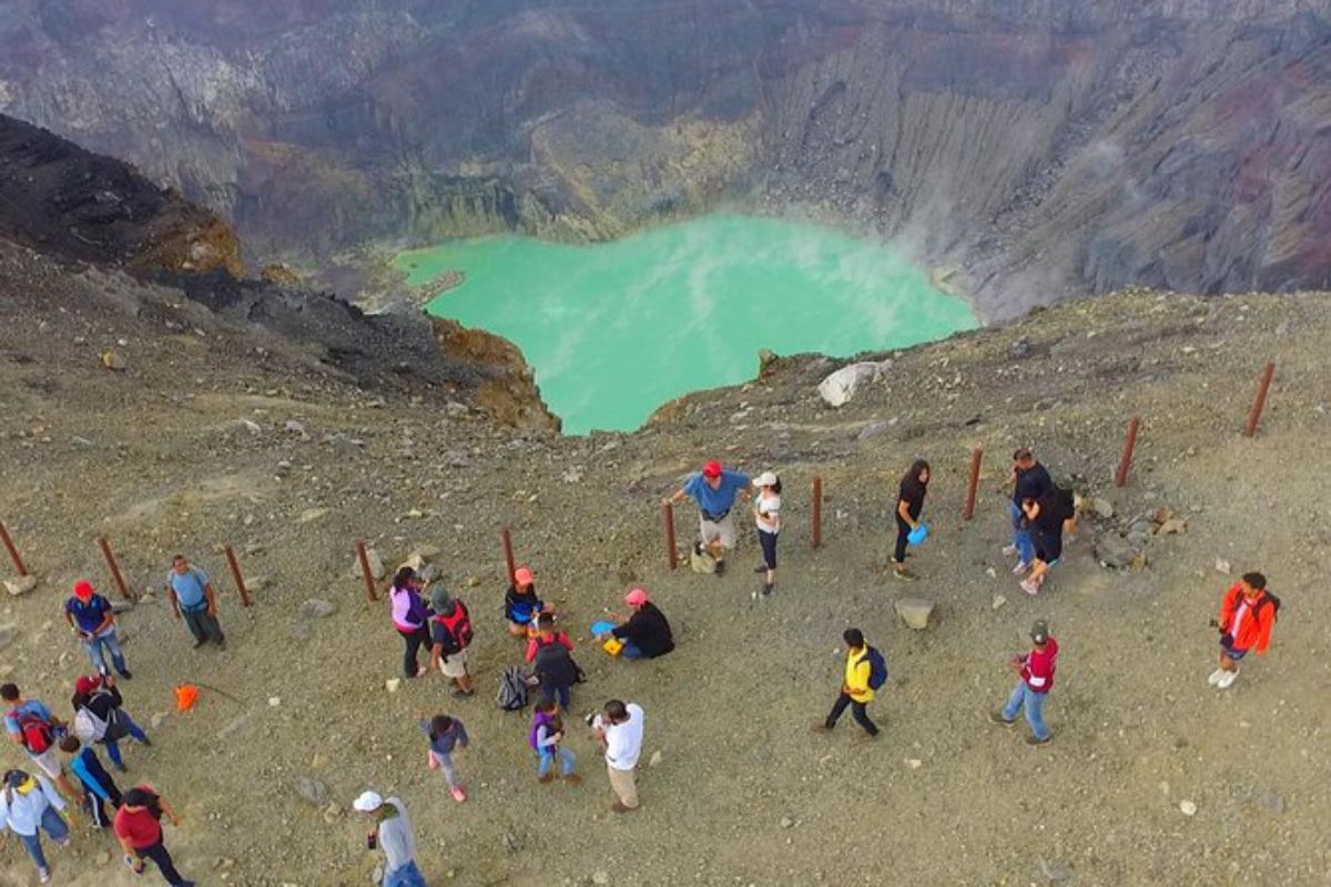 Santa Ana Volcano Hike In El Salvador - Pak Punjab Canada